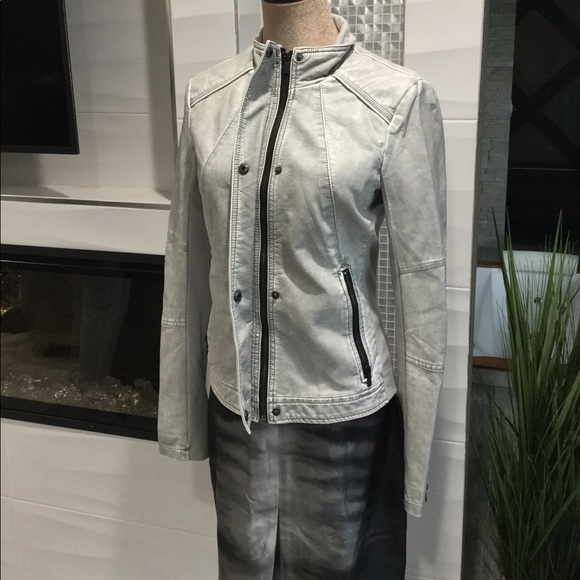 Jacket - Picture 3 of 9